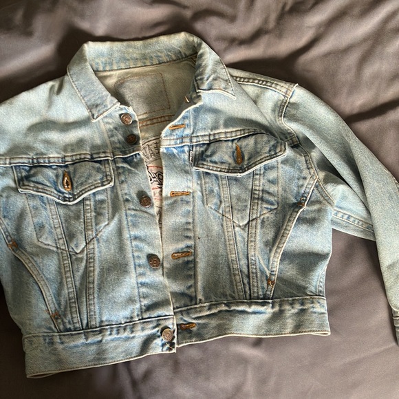 Vintage Levi’s Crop Jean Jacket - Picture 6 of 14